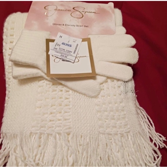 Jessica Simpson Ivory Knit Scarf and Gloves - Picture 1 of 2
